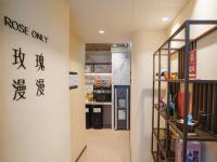 Royal Rose Hotel Zhongshanにあるキッチンまたは簡易キッチン