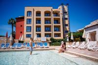 The swimming pool at or close to Hotel Caesar Palace