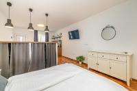 Posteľ alebo postele v izbe v ubytovaní Villa Haya with heated pool