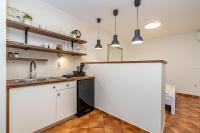 Kuchyňa alebo kuchynka v ubytovaní Villa Haya with heated pool