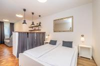 Posteľ alebo postele v izbe v ubytovaní Villa Haya with heated pool
