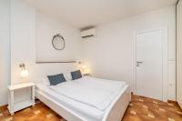 Posteľ alebo postele v izbe v ubytovaní Villa Haya with heated pool