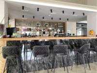 Lounge nebo bar v ubytování "Гірський Континент" Hotel Restaurant & SPA