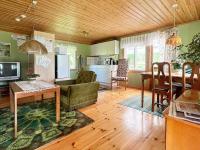 Kuchyň nebo kuchyňský kout v ubytování Two-Bedroom Holiday home in Braås
