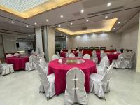 Restoran või mõni muu söögikoht majutusasutuses Lido De Paris Hotel