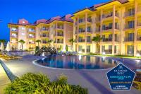 Bazén v ubytování Kusadası Golf Spa Resort nebo v jeho okolí