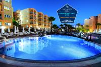 Bazén v ubytování Kusadası Golf Spa Resort nebo v jeho okolí