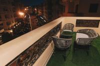 Balkón nebo terasa v ubytování Signature Stays Breezy Modern Apt