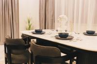 Půdorys ubytování Signature Stays Breezy Modern Apt