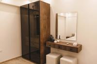 Koupelna v ubytování Signature Stays Breezy Modern Apt