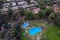 Parque San José - Caja Los Héroesの敷地内または近くにあるプール