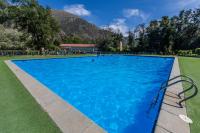 Parque San José - Caja Los Héroesの敷地内または近くにあるプール