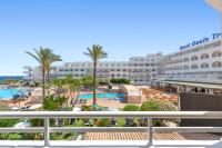Bazén v ubytování Hotel Best Oasis Tropical nebo v jeho okolí