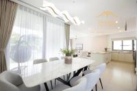 Kuchyň nebo kuchyňský kout v ubytování NewArabian Dubai Hills Sidra Villa
