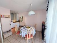 Kuchyňa alebo kuchynka v ubytovaní Appartement 4 personnes avec garage et terrasse - FR-1-716-9
