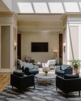 Club Quarters Hotel Rittenhouse Square, Philadelphiaにあるテレビまたはエンターテインメントセンター