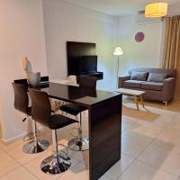 departamento en Nordelta condo 216 2 amb bahia de Nordeltaにあるテレビまたはエンターテインメントセンター