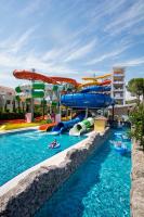 Bazén v ubytování Selectum Luxury Resort Belek nebo v jeho okolí