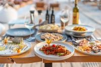 Jídlo v aparthotelu nebo okolí