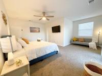 Home In Indio Coachellaにあるベッド