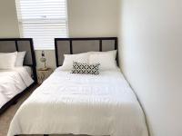 Home In Indio Coachellaにあるベッド