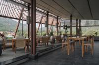 Nespecifikovaný výhled na hory nebo výhled na hory při pohledu z rezortu