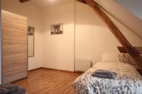 Posteľ alebo postele v izbe v ubytovaní Amazing renovated Loire Valley gite