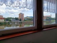 Výhled na řeku, která protéká v blízkosti apartmánu