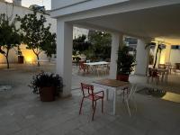 Restauracja lub miejsce do jedzenia w obiekcie Canneddi Boutique Farm