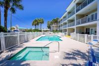 Der Swimmingpool an oder in der Nähe von Gulf View, Easy Beach Access, Heated Pool, Hot Tub