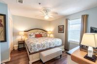 Ein Bett oder Betten in einem Zimmer der Unterkunft Gulf View, Easy Beach Access, Heated Pool, Hot Tub