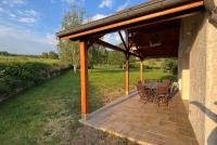 Ogród w obiekcie Holiday Home Maizeray Saint Martin Du Tartre