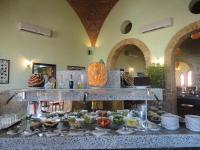 Mâncare la sau în apropiere de acest complex