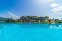 Bazén v ubytování Karya Family Resort Hotel All Inclusive nebo v jeho okolí