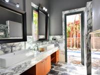 A bathroom at Villa Gran Canaria Specialodges