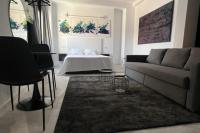 Posedenie v ubytovaní Innova Spaces Málaga