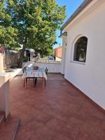 Patio alebo iná vonkajšia časť ubytovania Apartments FILIP