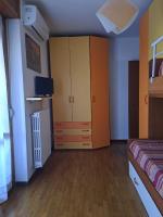 Televízia a/alebo spoločenská miestnosť v ubytovaní Milano Linate Airport Apartment