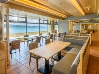 Un restaurante u otro lugar para comer en KAMENOI HOTEL Nachi Katsuura Kumano Kodo