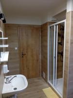 Koupelna v ubytování Apartmány u lesa
