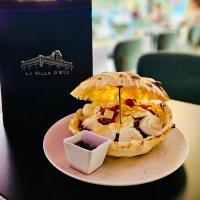 Jídlo v hotelu nebo okolí