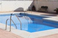 Bazén v ubytovaní EMERITA Trip Benalmádena alebo v jeho blízkosti