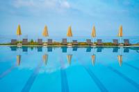 Bazén v ubytování Karya Family Resort Hotel All Inclusive nebo v jeho okolí