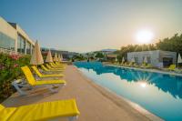 Bazén v ubytování Karya Family Resort Hotel All Inclusive nebo v jeho okolí