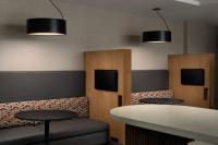 TV a/nebo společenská místnost v ubytování Courtyard by Marriott San Diego Gaslamp/Convention Center