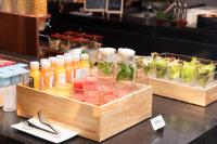 Jídlo v hotelu nebo okolí