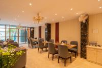 Posezení v ubytování Emperor Ozran by Alaya Stays