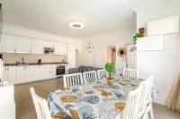 Kuchyň nebo kuchyňský kout v ubytování Villa Costa Adeje