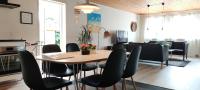 Posezení v ubytování Havhuset I Øster Hurup - i byen, ved stranden