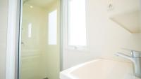 A bathroom at Happy Camp Mobile Homes in Camping Cisano San Vito